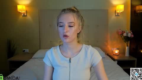 Snapshot of stacy_riiver chatting on November 26, 2025, 9:21 am Stacy Mon Tue Wed Thu Fri Sun GMT GMT 3 1000am - 0400pm online show from November 26, 2025, 9:21 am