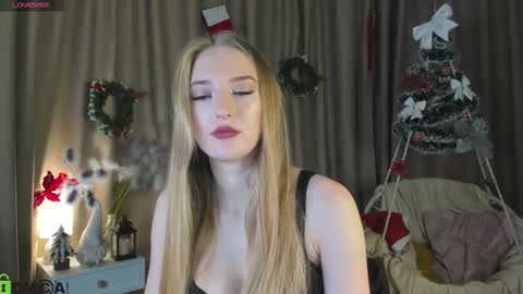 Snapshot of stacy_riiver chatting on December 2, 2025, 9:36 am Stacy Mon Tue Wed Thu Fri Sun GMT GMT 3 1000am - 0400pm online show from December 2, 2025, 9:36 am