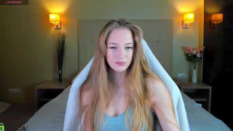 Snapshot of stacy_riiver chatting on February 22, 2026, 9:19 am Stacy Mon Tue Wed Thu Fri Sun GMT GMT 3 1000am - 0400pm online show from February 22, 2026, 9:19 am