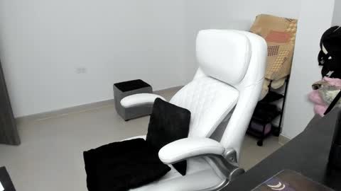 Zulma Yisset online show from January 18, 2025, 4:48 am