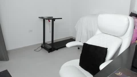 Zulma Yisset online show from November 6, 2025, 2:23 am