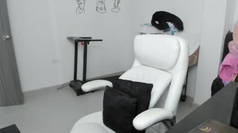 Zulma Yisset online show from April 21, 2026, 2:51 am