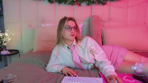 StacyEvances online show from December 22, 2025, 6:38 pm