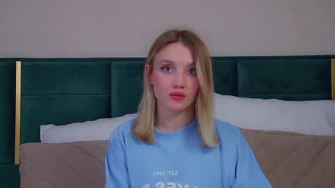 Snapshot of stacyevancesss chatting on May 1, 2026, 8:41 am StacyEvances online show from May 1, 2026, 8:41 am