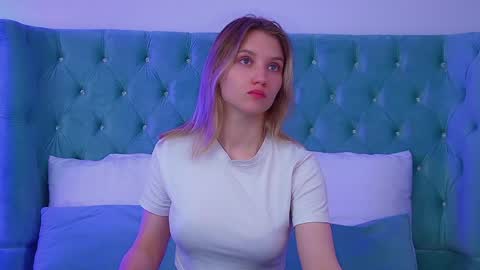 Snapshot of stacyevancesss chatting on May 25, 2026, 6:25 pm StacyEvances online show from May 25, 2026, 6:25 pm