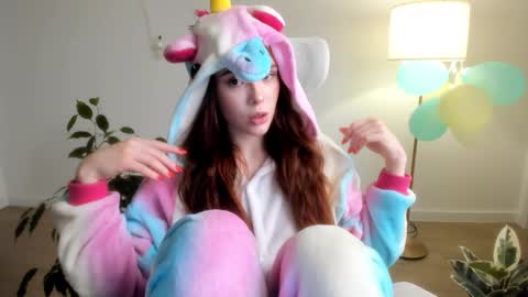 Snapshot of stacyluxxe chatting on December 20, 2025, 5:09 pm Stacy online show from December 20, 2025, 5:09 pm