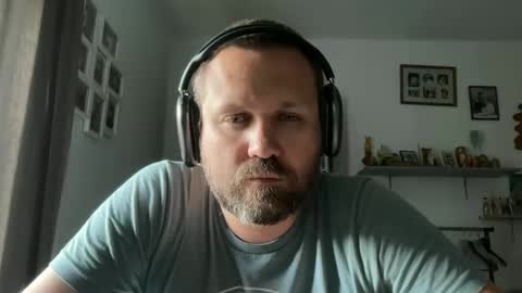 Peter online show from April 26, 2026, 5:43 pm