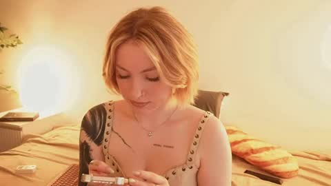 Kristina online show from May 4, 2026, 1:18 pm