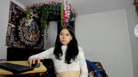 starmoonly online show from February 22, 2025, 3:34 am