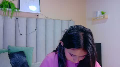 Snapshot of starrmoon__ chatting on June 19, 2026, 2:49 am M O O N online show from June 19, 2026, 2:49 am