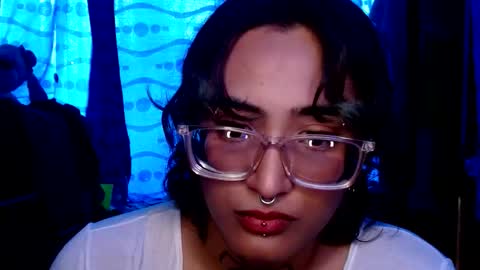      online show from September 25, 2025, 7:17 pm