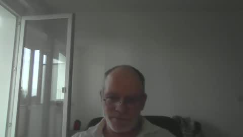 Snapshot of statisfaktion chatting on May 29, 2026, 6:50 pm statisfaktion online show from May 29, 2026, 6:50 pm