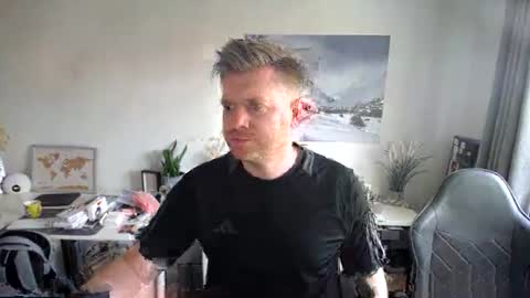 steelk2010 online show from April 27, 2026, 11:52 am