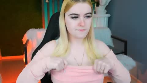 stef_nicks online show from April 21, 2026, 9:04 am