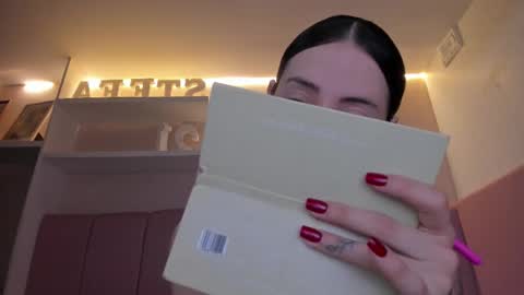 Stefa Gomez  online show from February 19, 2026, 10:44 am