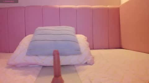 Stefa Gomez  online show from March 5, 2026, 12:12 pm