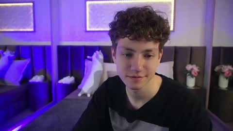 Esrefan online show from April 21, 2026, 8:01 pm