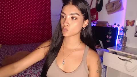 Im MiaIts my first day here  online show from December 22, 2024, 1:23 am