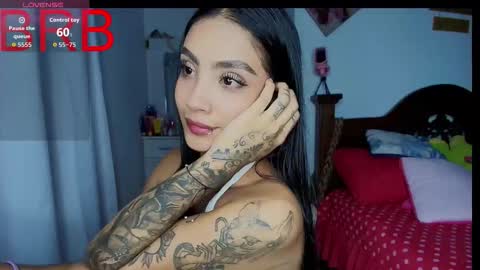 Im MiaIts my first day here  online show from November 27, 2025, 12:13 am