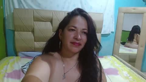 Stefanny online show from October 27, 2025, 10:36 pm