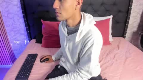 stefany_pablo1 online show from January 20, 2025, 12:07 pm