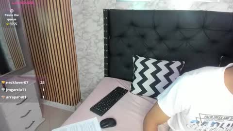 stefany_pablo1 online show from February 11, 2025, 3:29 pm
