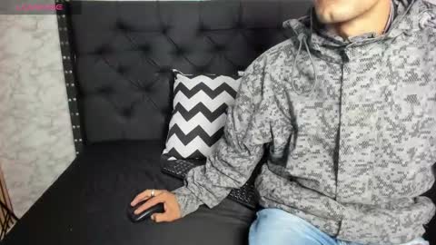 stefany_pablo1 online show from February 19, 2025, 12:11 pm