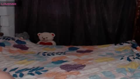 stefany_pablo1 online show from November 7, 2025, 1:44 pm