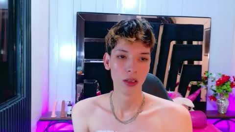 stefany piink online show from March 22, 2026, 1:25 pm