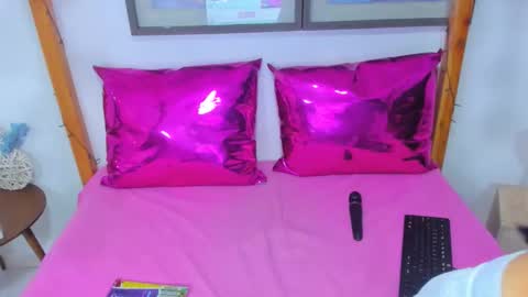 Snapshot of stefany_sweety chatting on February 12, 2026, 4:29 am --Estefay-- online show from February 12, 2026, 4:29 am