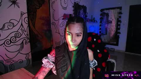   online show from October 7, 2025, 4:42 am