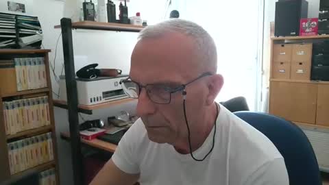 stefi444466 online show from April 17, 2026, 9:45 am