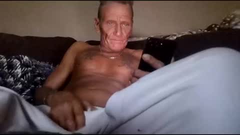 stefy1037 online show from April 13, 2026, 4:07 am