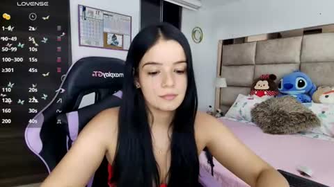 Snapshot of stefy810675 chatting on June 18, 2026, 11:53 pm Stefany online show from June 18, 2026, 11:53 pm