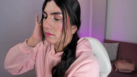 Stefany Bratz online show from April 20, 2026, 3:31 am