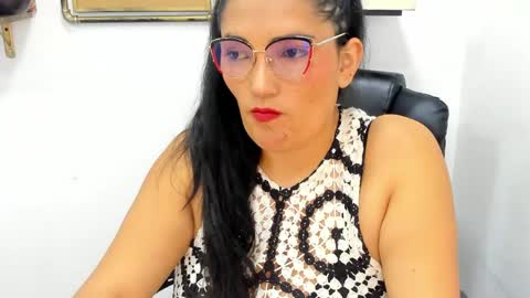 Snapshot of stefy_cg chatting on May 4, 2026, 7:43 pm Stefy online show from May 4, 2026, 7:43 pm