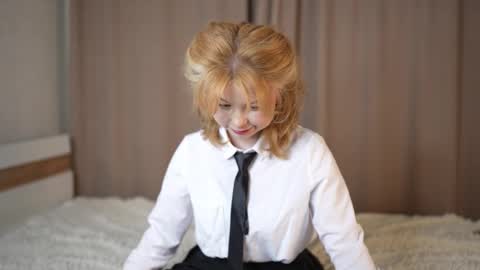 Stella online show from October 4, 2025, 1:14 am