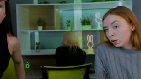 stella_flower online show from March 23, 2026, 12:31 pm