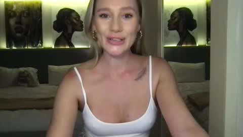 Stella online show from September 18, 2025, 1:57 pm