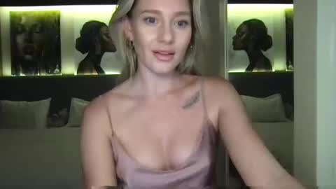 Stella online show from September 23, 2025, 12:19 pm