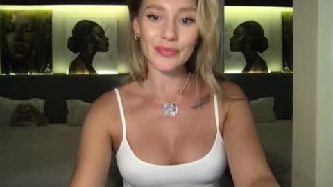 Stella online show from October 14, 2025, 2:18 pm