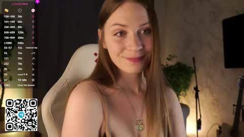 Snapshot of stella_of_steel chatting on May 20, 2026, 10:32 am Stella online show from May 20, 2026, 10:32 am