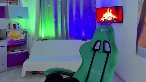 Stella online show from December 2, 2025, 2:45 pm