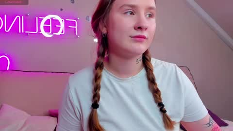 Stella online show from April 22, 2026, 9:22 am