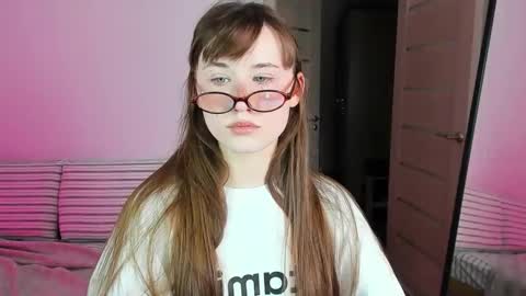 stella_sunny online show from September 16, 2025, 4:35 am