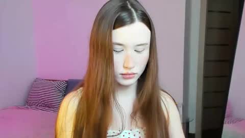 stella_sunny online show from November 3, 2025, 4:58 am