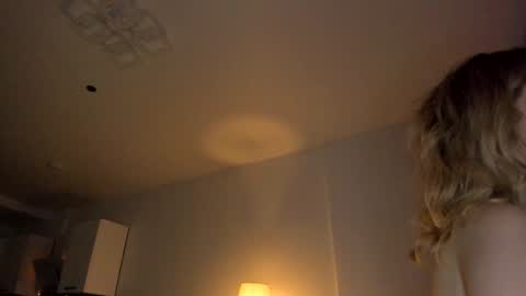 Asella online show from January 1, 2025, 1:16 pm