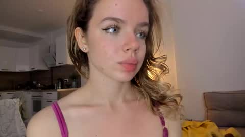 Asella online show from September 15, 2025, 8:47 am