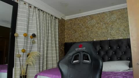 Estella online show from January 26, 2025, 2:35 am