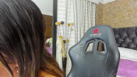 Estella online show from January 28, 2025, 11:50 pm